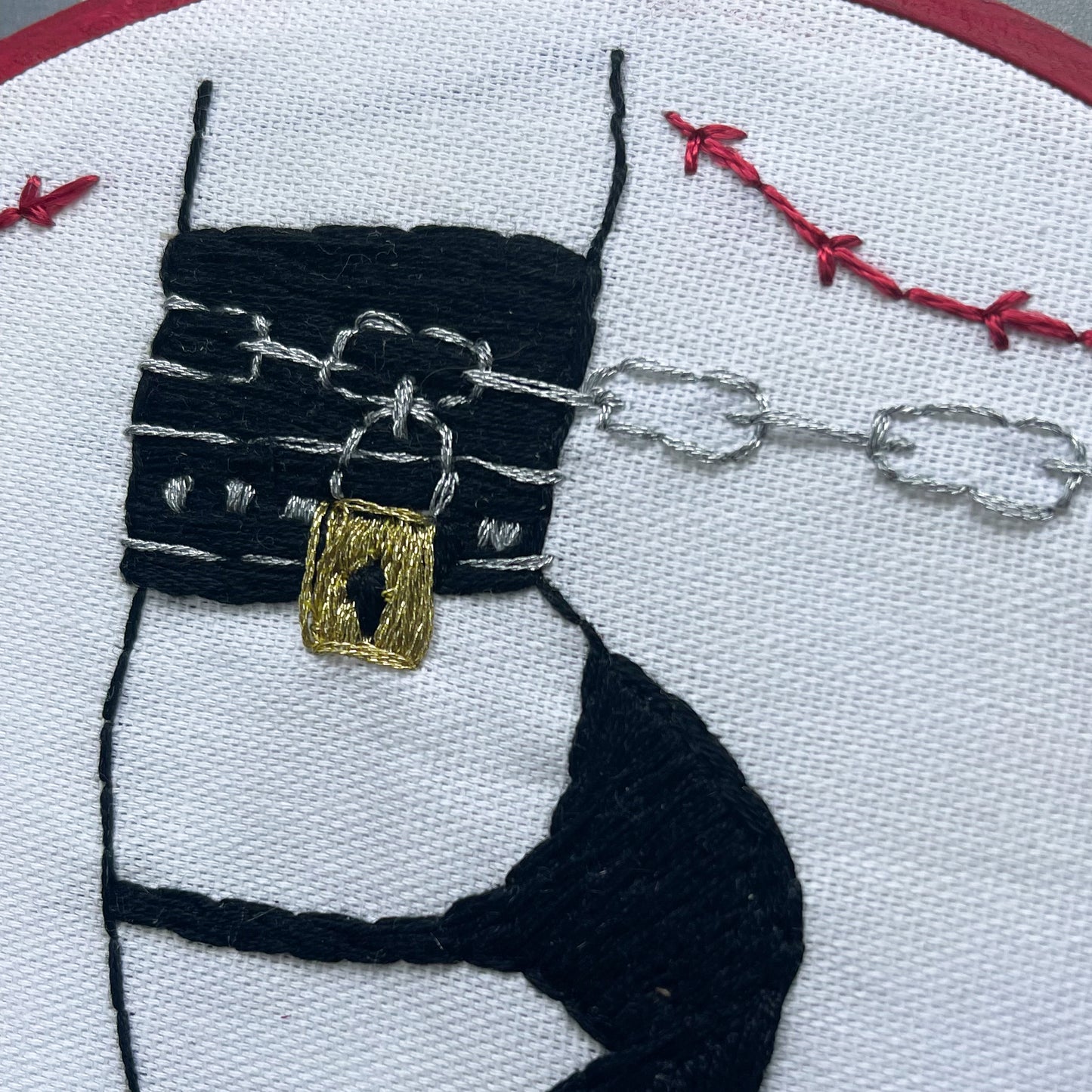 Shoe and Chain Hand Embroidery Hoop